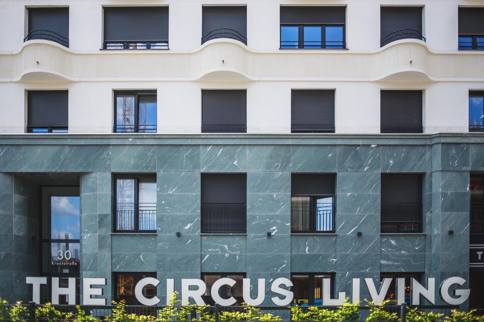 The Circus Living — Foto’s 1